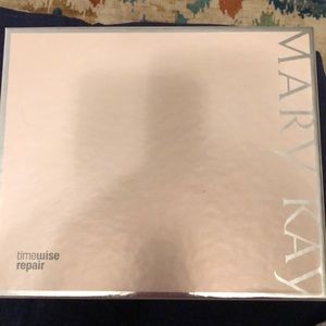 NIB Mary Kay TimeWise Repair Set